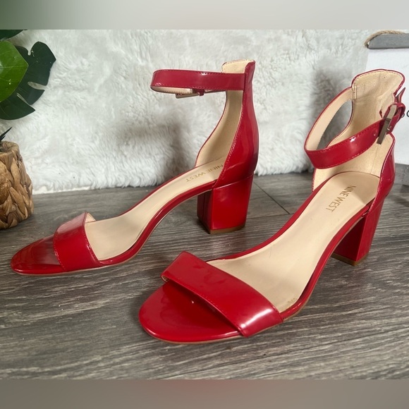 Nine West fields block heeled sandal in rare patent red! Size 8 NWOB! - Picture 4 of 10